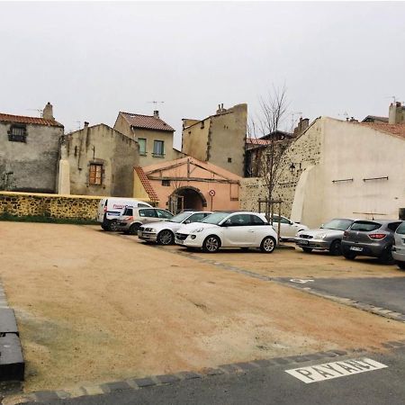 דירות Location F1 Neuf Centre Historique ריום מראה חיצוני תמונה